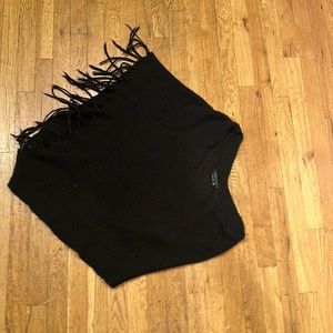 BCBG Maxarzia women’s black poncho